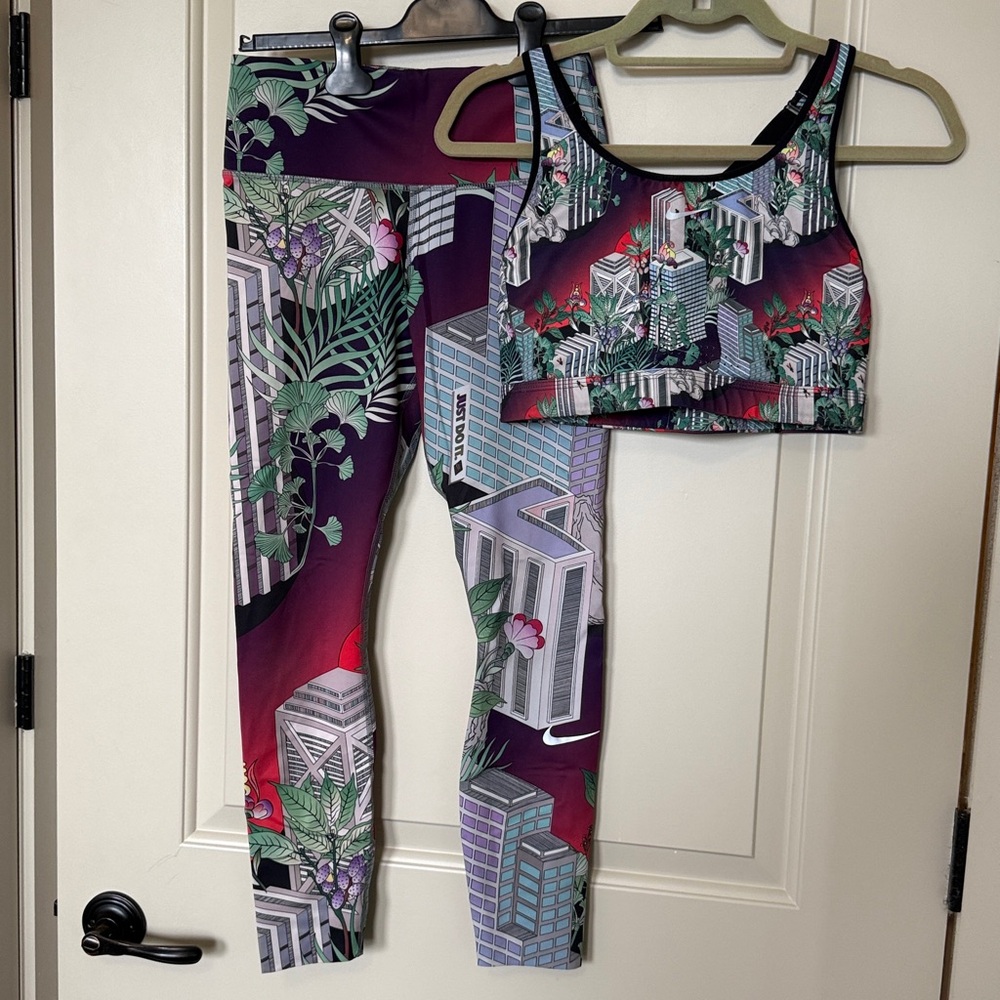 Nike Urban Jungle Leggings and Sports Bra Set